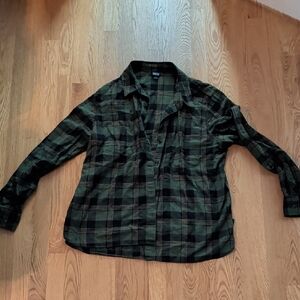 Patagonia Green and Black Plaid Button-Down Shirt